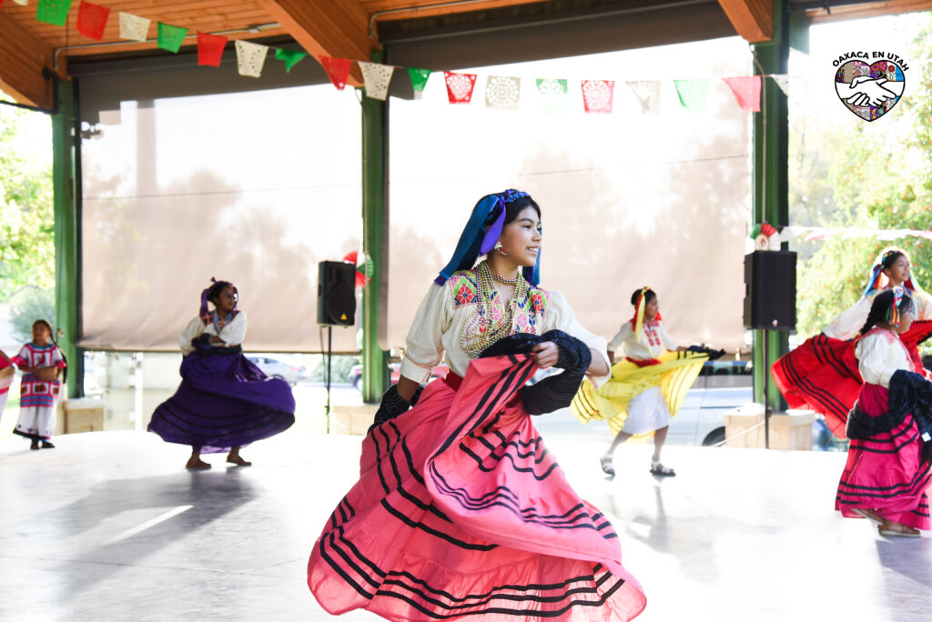 Oaxaca en Utah dancers performing at Heritage Park